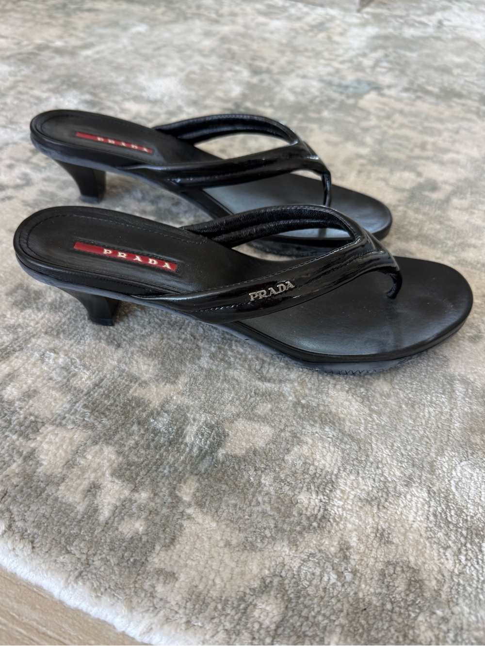 Prada Black Patent Leather Thong Kitten Heel Sandals with Silver Logo - Picture 2 of 6